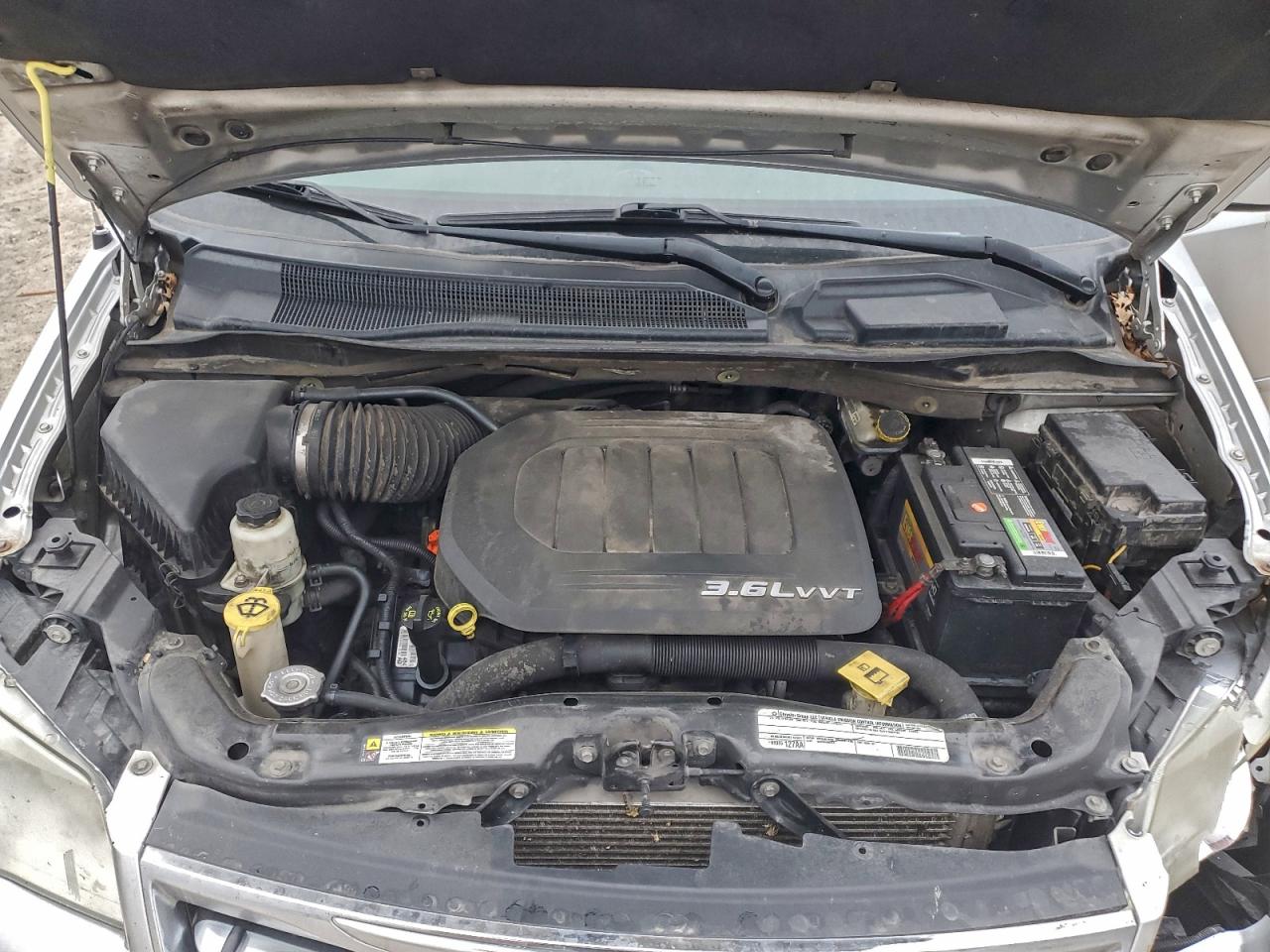 Chrysler Minivan Touring Image 5