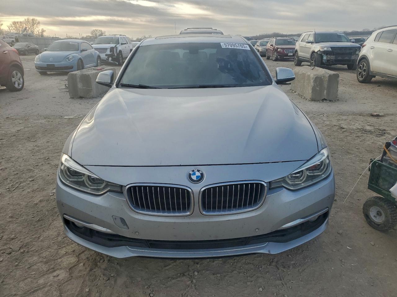 BMW 3 Series Xi Image 4