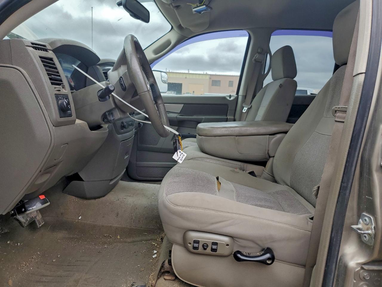 Dodge Ram 2500 St Image 4