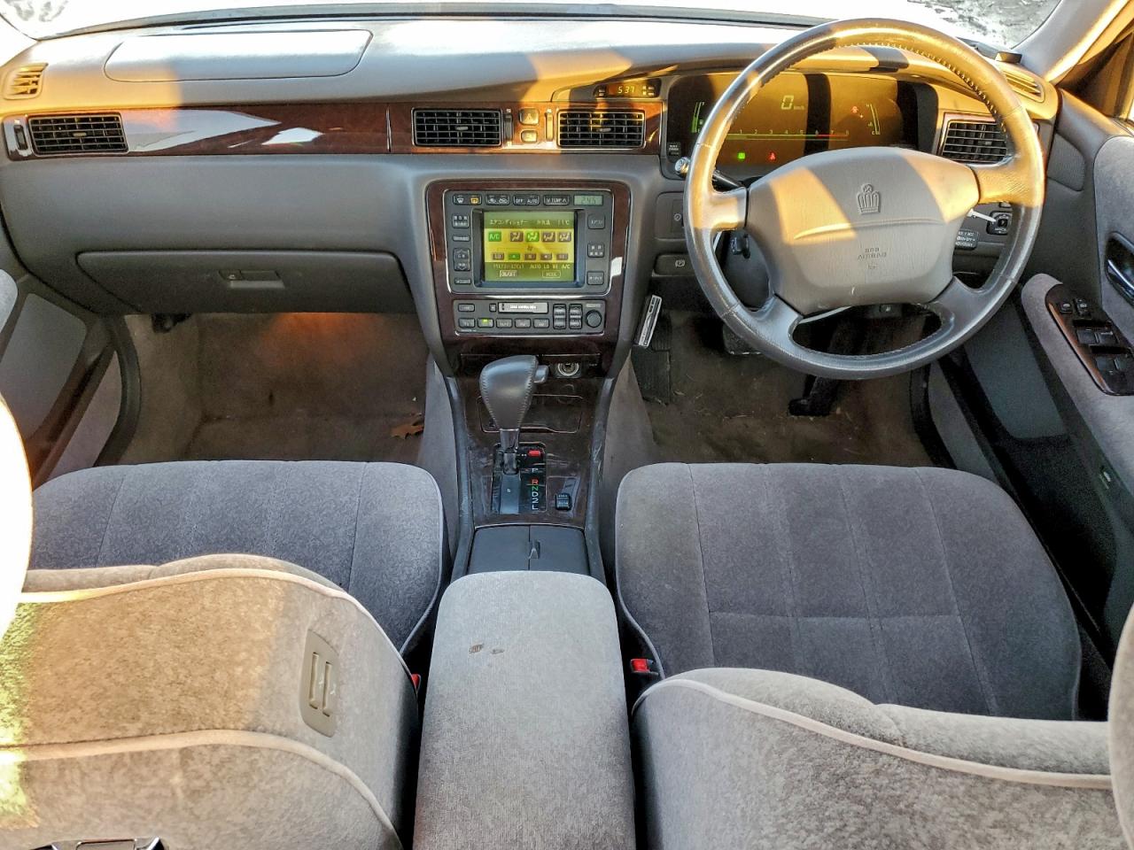 Toyota Crown Image 11