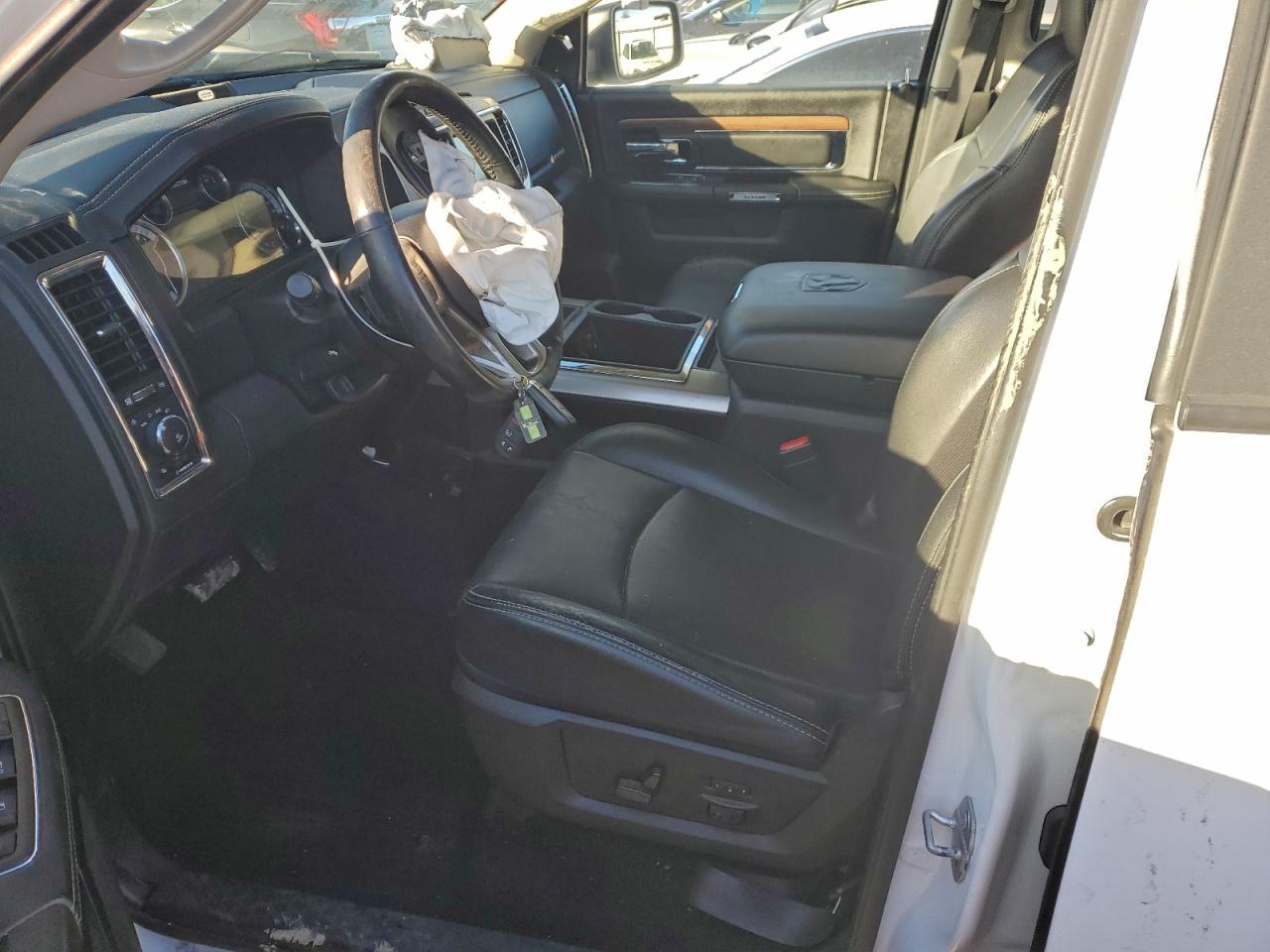 Ram 1500 Laramie Image 6