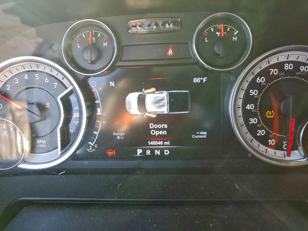 Ram 1500 Laramie Image 4