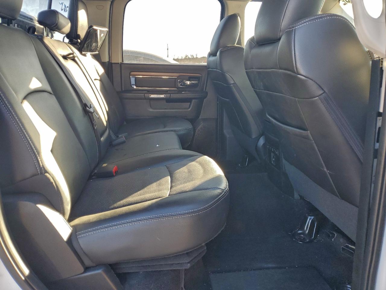 Ram 1500 Laramie Image 9