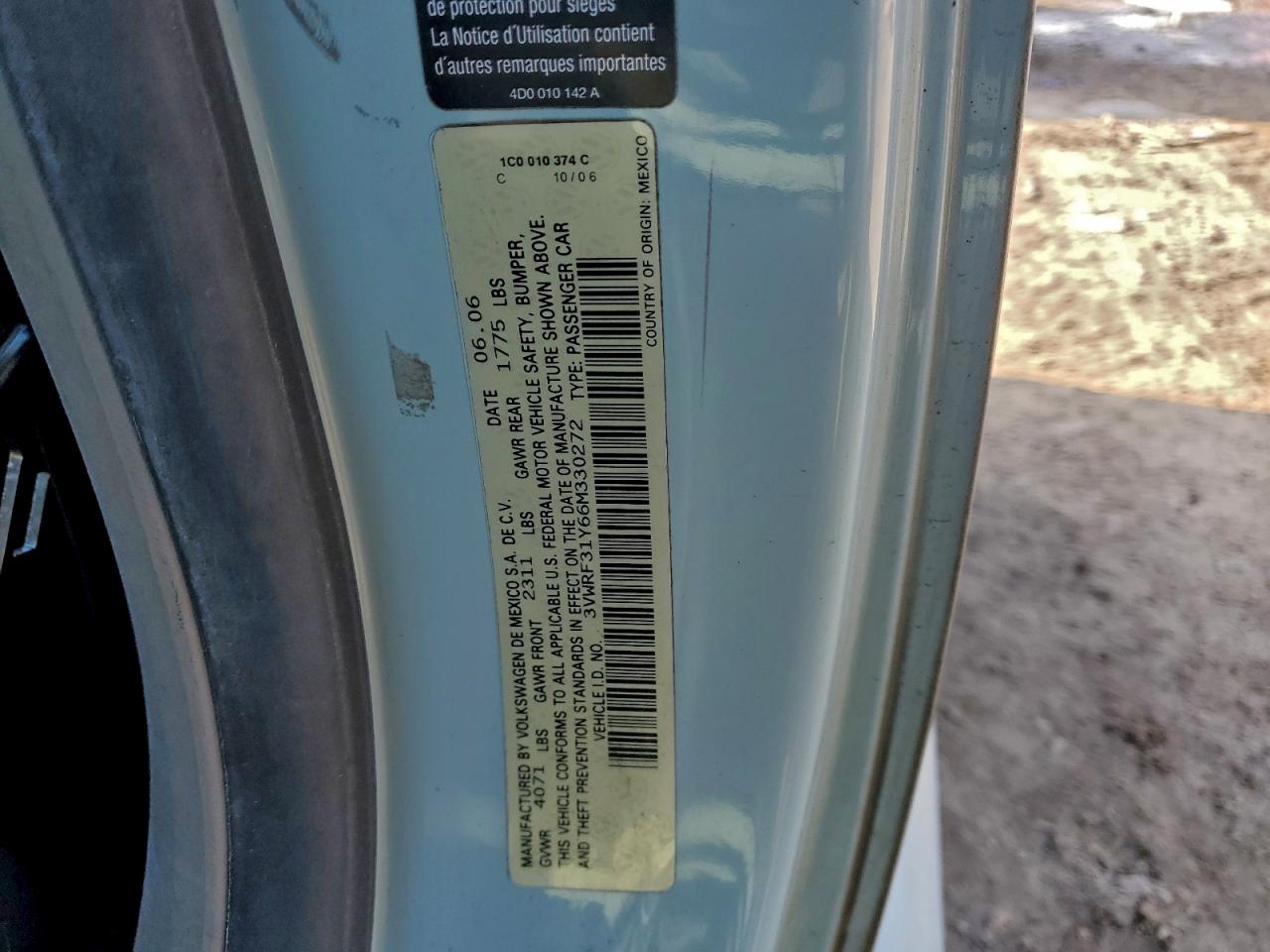 Volkswagen Beetle Convertible Option Package 1 Image 7