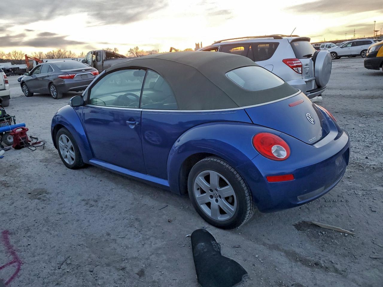 Volkswagen Beetle Convertible Option Package 1 Image 7