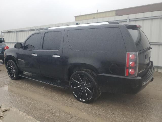 GMC Yukon Denali Image 4