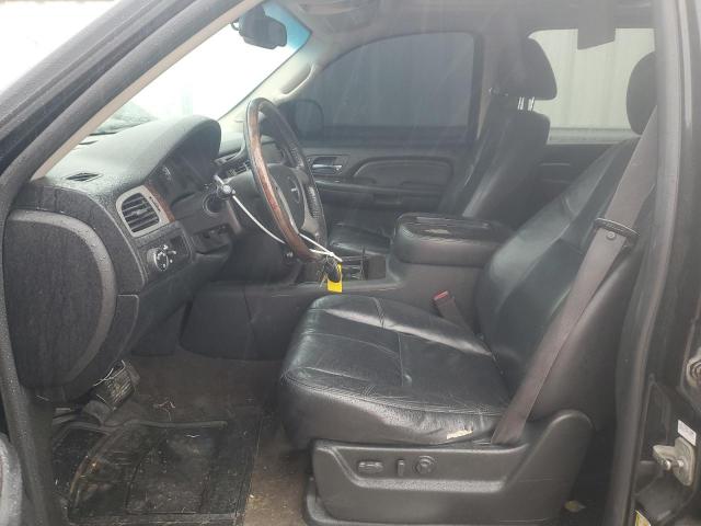 GMC Yukon Denali Image 12