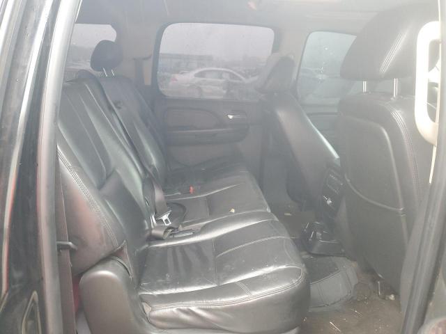 GMC Yukon Denali Image 10