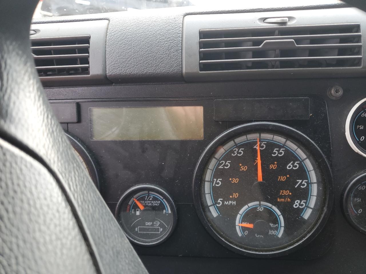 Freightliner Cascadia Image 8