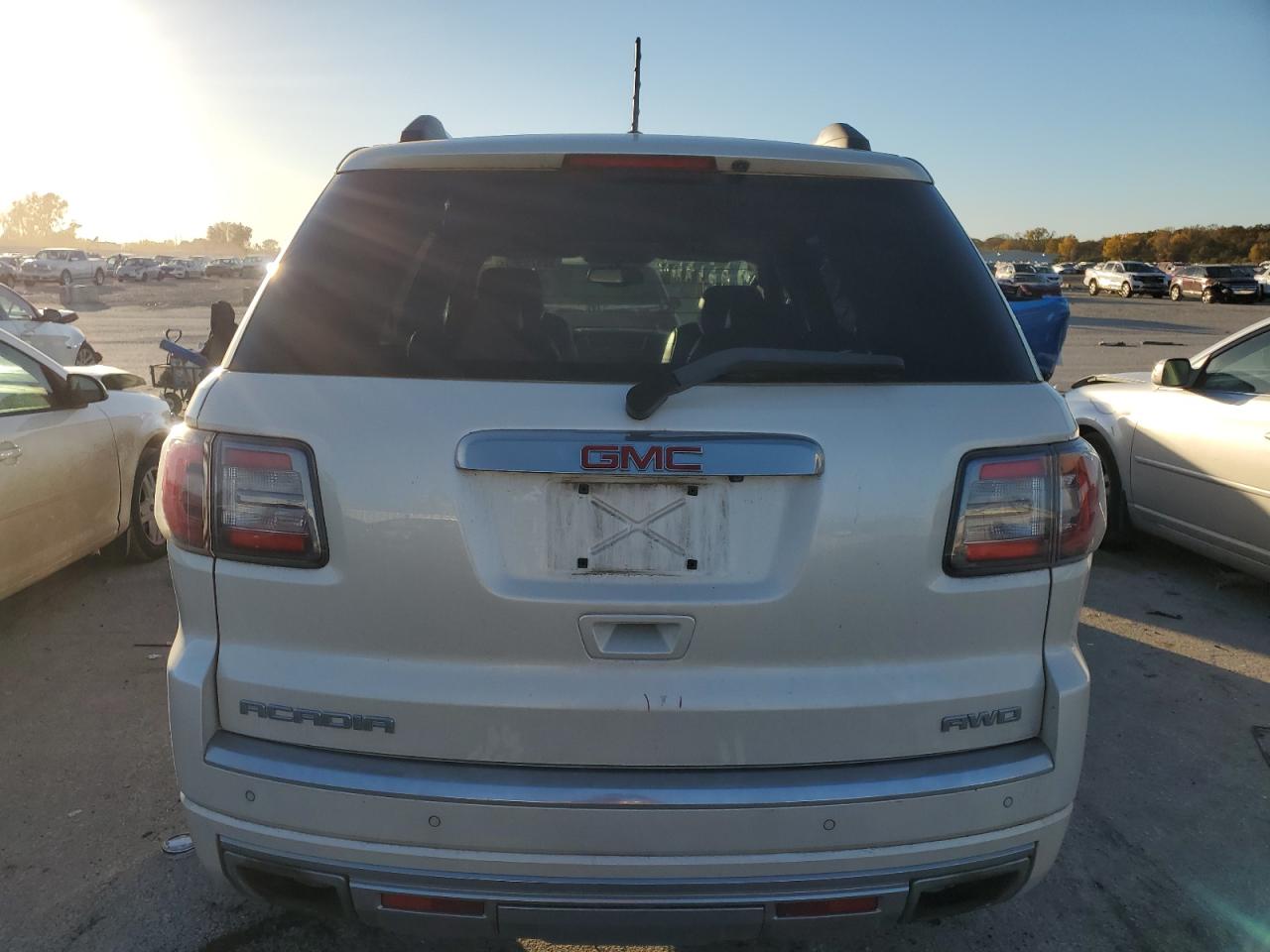 GMC Acadia Denali Image 4