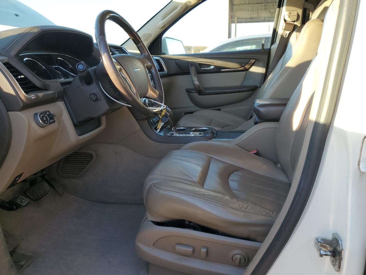 GMC Acadia Denali Image 9