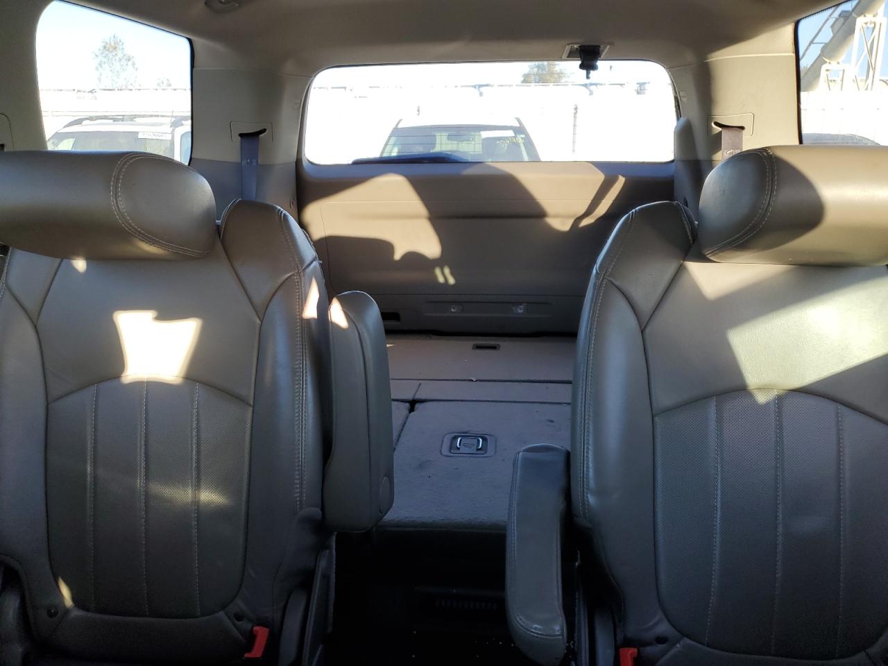 GMC Acadia Denali Image 3