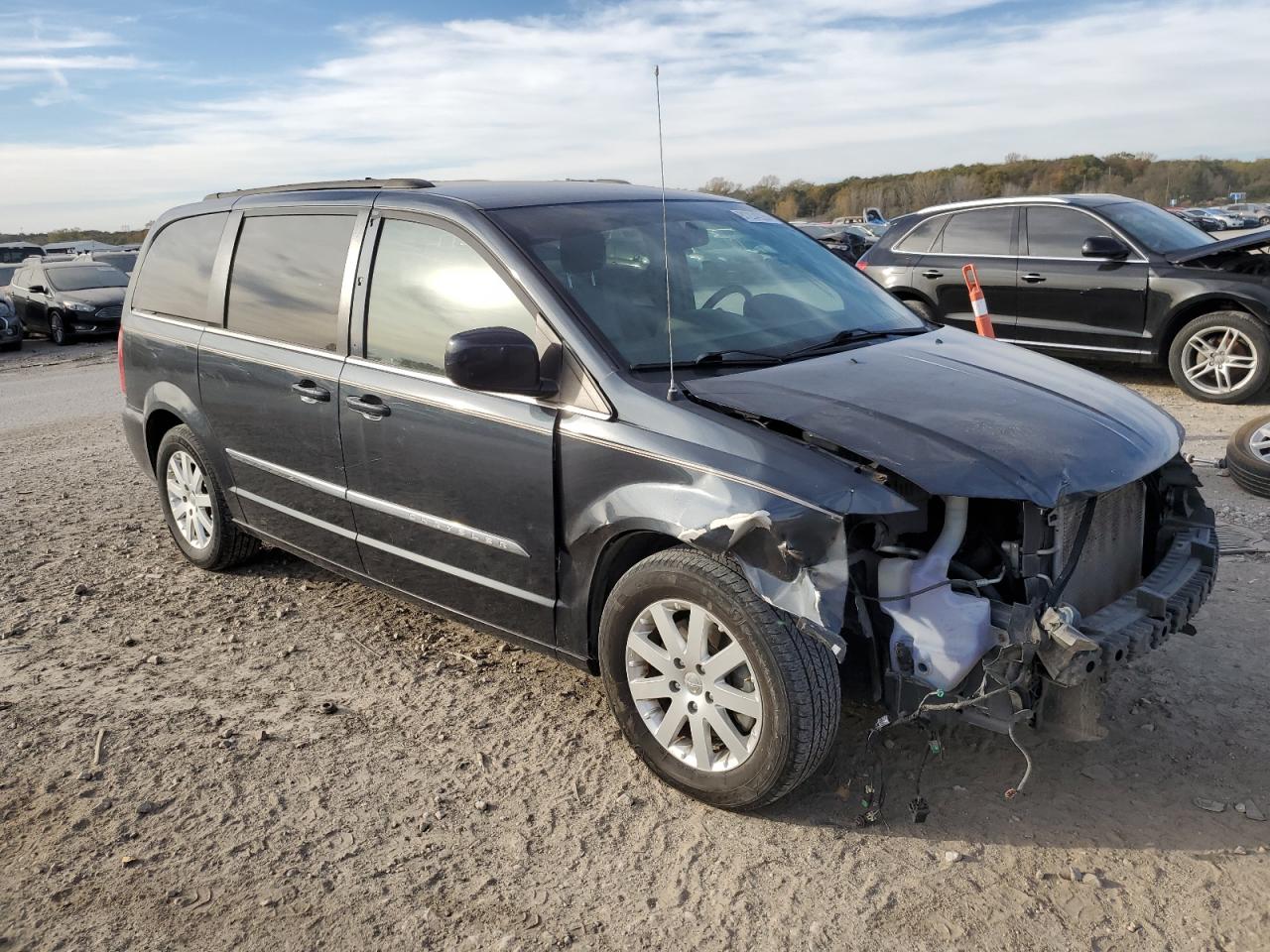 Chrysler Minivan Touring Image 6