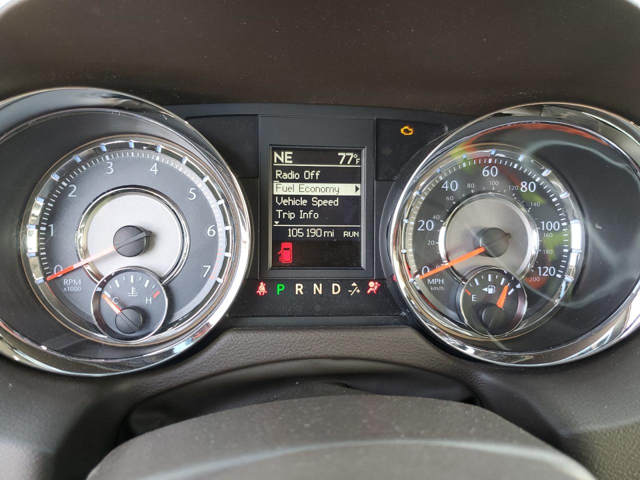 Chrysler Minivan Touring Image 4