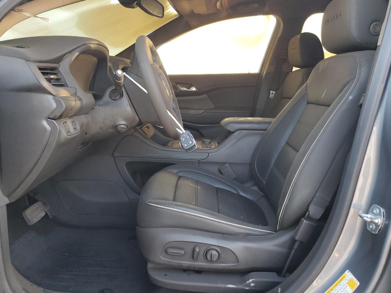 GMC Acadia Denali Image 12