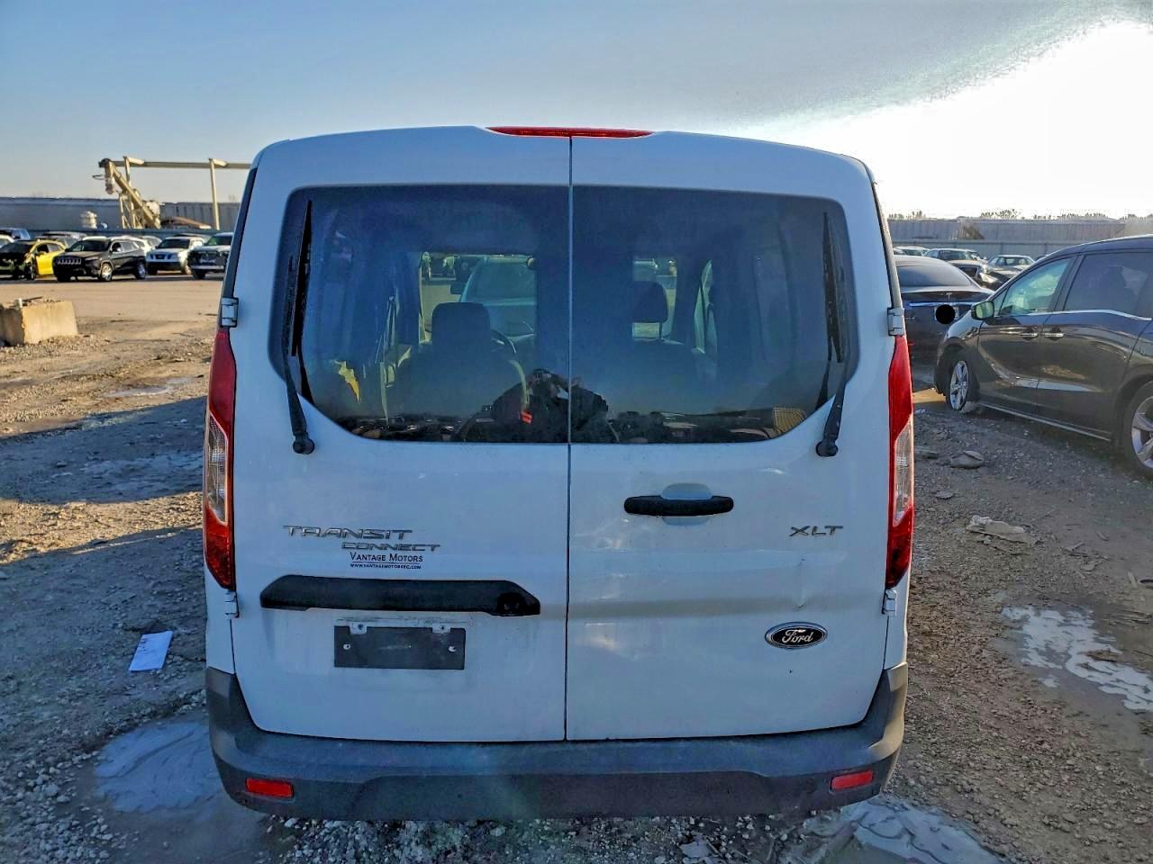 Ford Transit Xlt Image 3