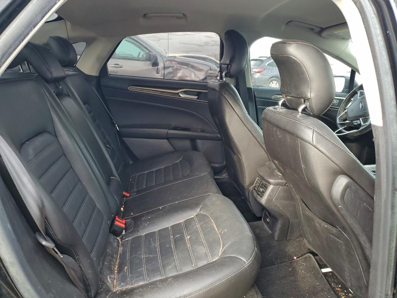 Ford Fusion Se Image 9