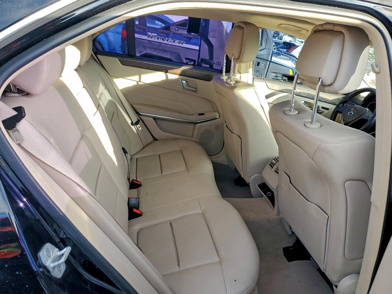 Mercedes-Benz E-Class Image 2