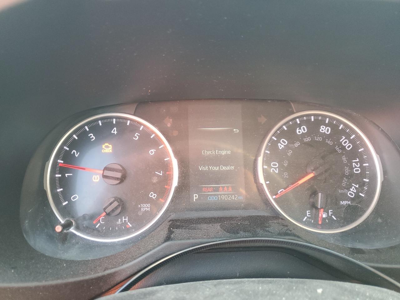 Toyota RAV4 Le Image 9