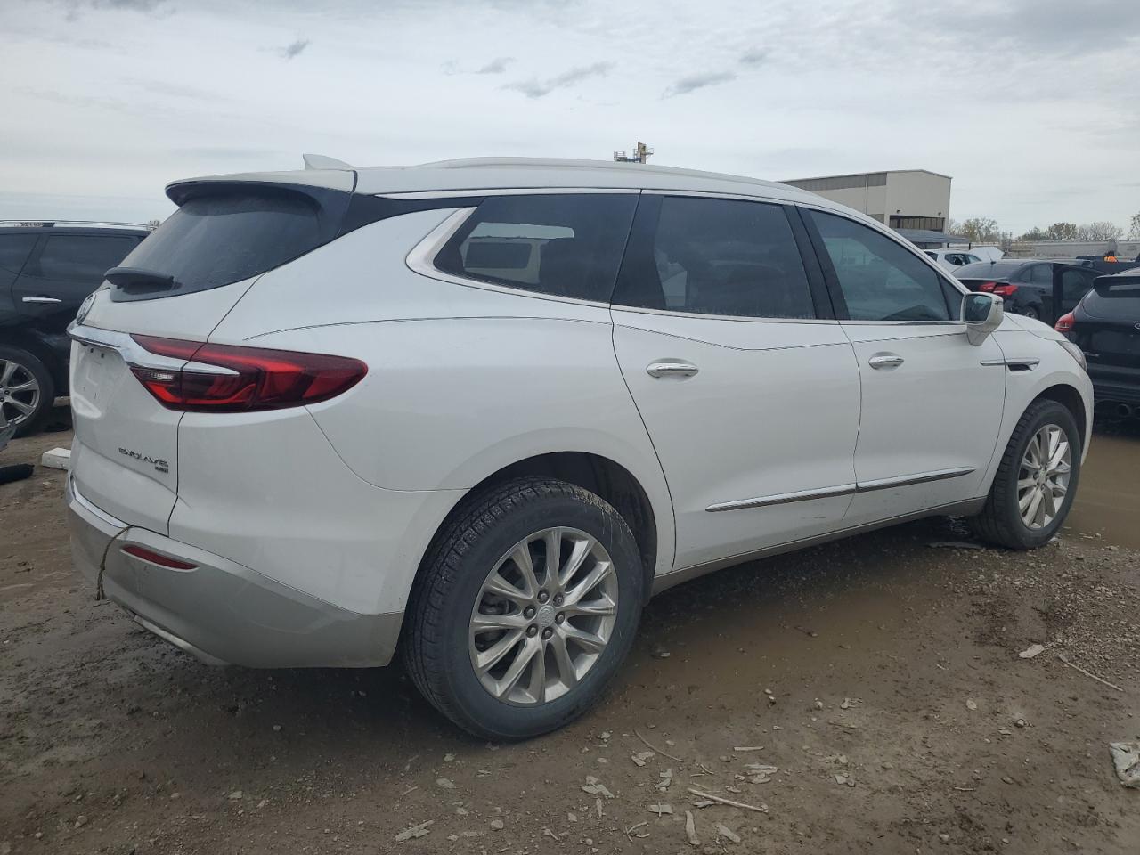 Buick Enclave Essence Image 8