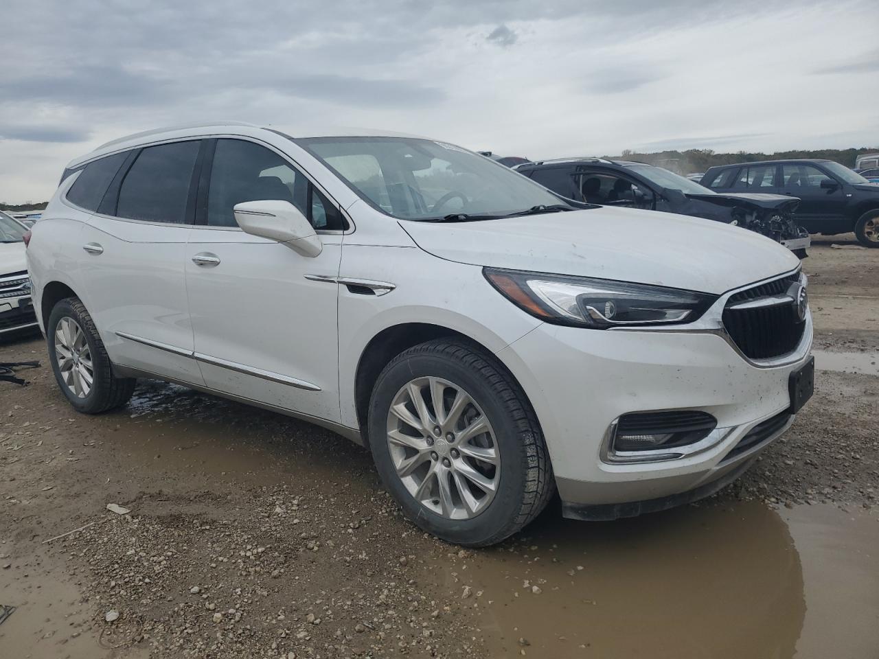 Buick Enclave Essence Image 4