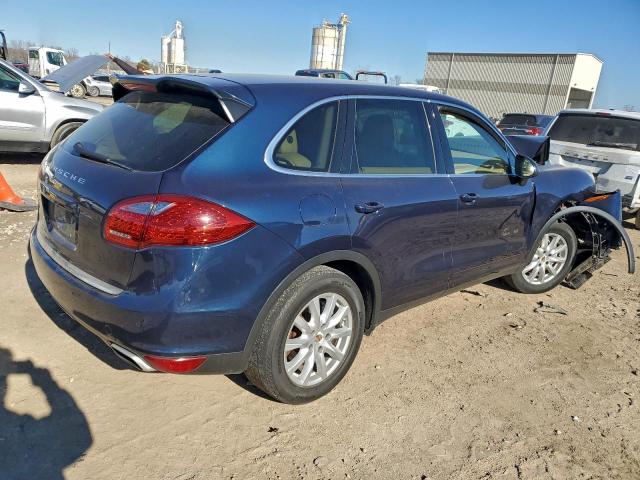 Porsche Cayenne Image 2