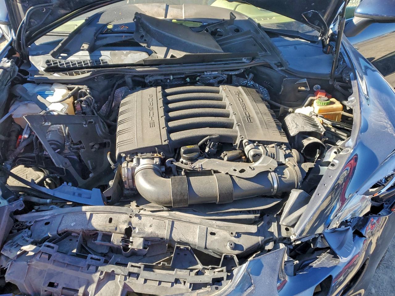 Porsche Cayenne Image 11