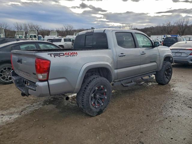 Toyota Tacoma Double Cab Image 3