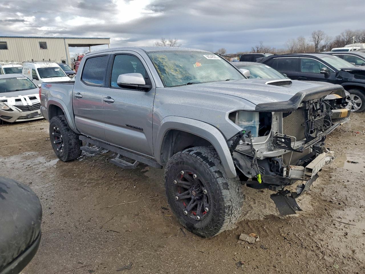 Toyota Tacoma Double Cab Image 9