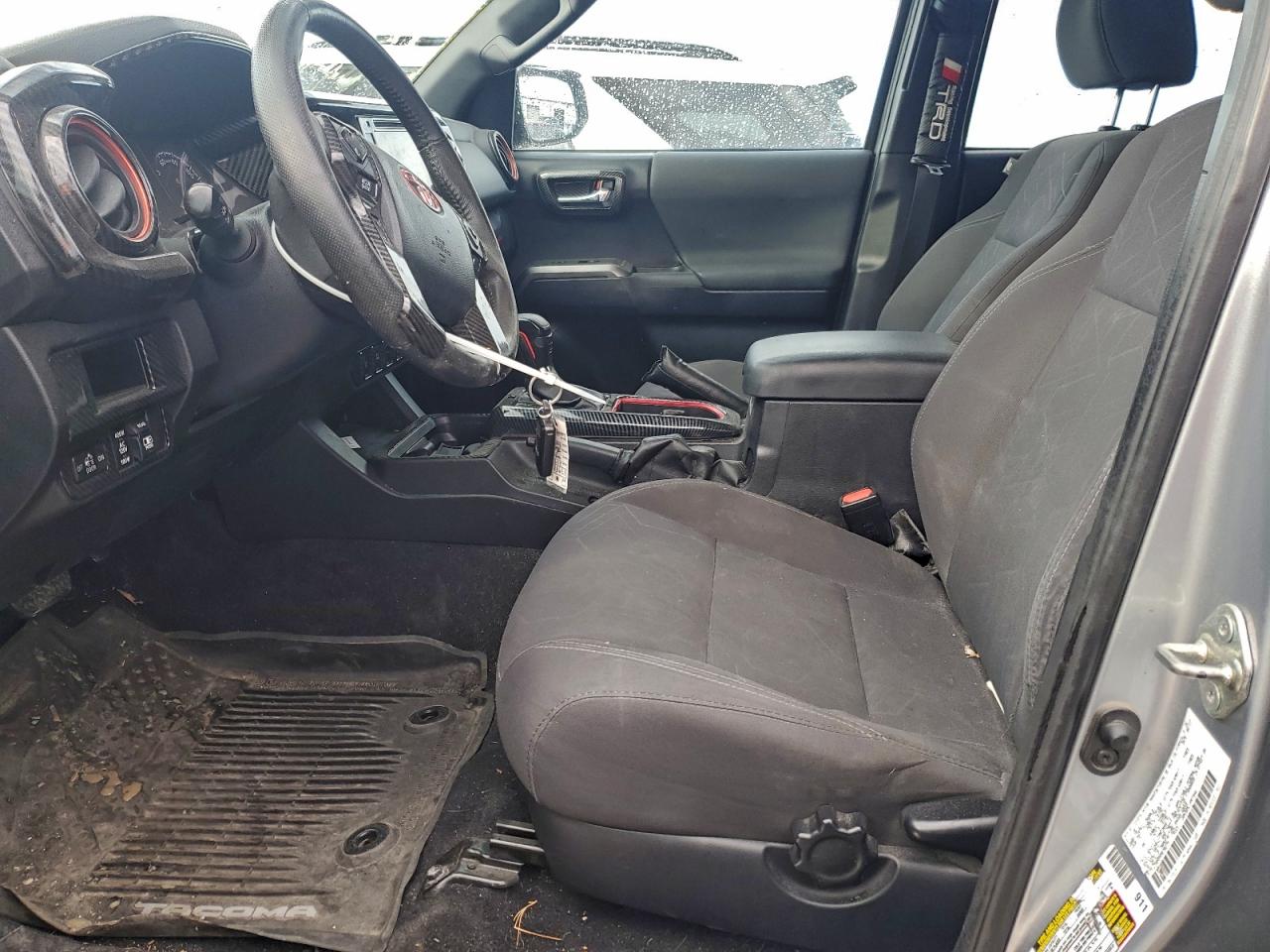 Toyota Tacoma Double Cab Image 2