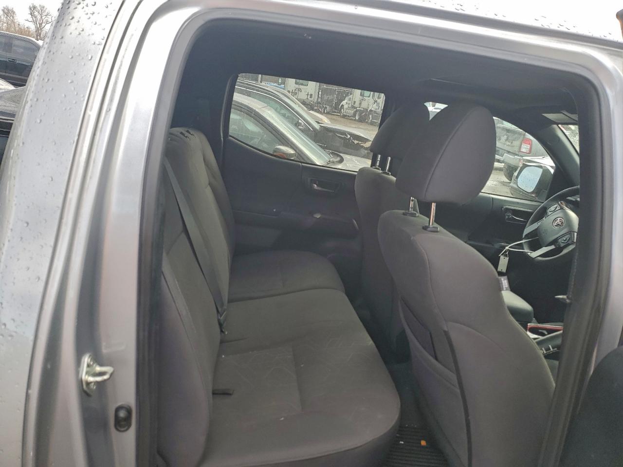 Toyota Tacoma Double Cab Image 8