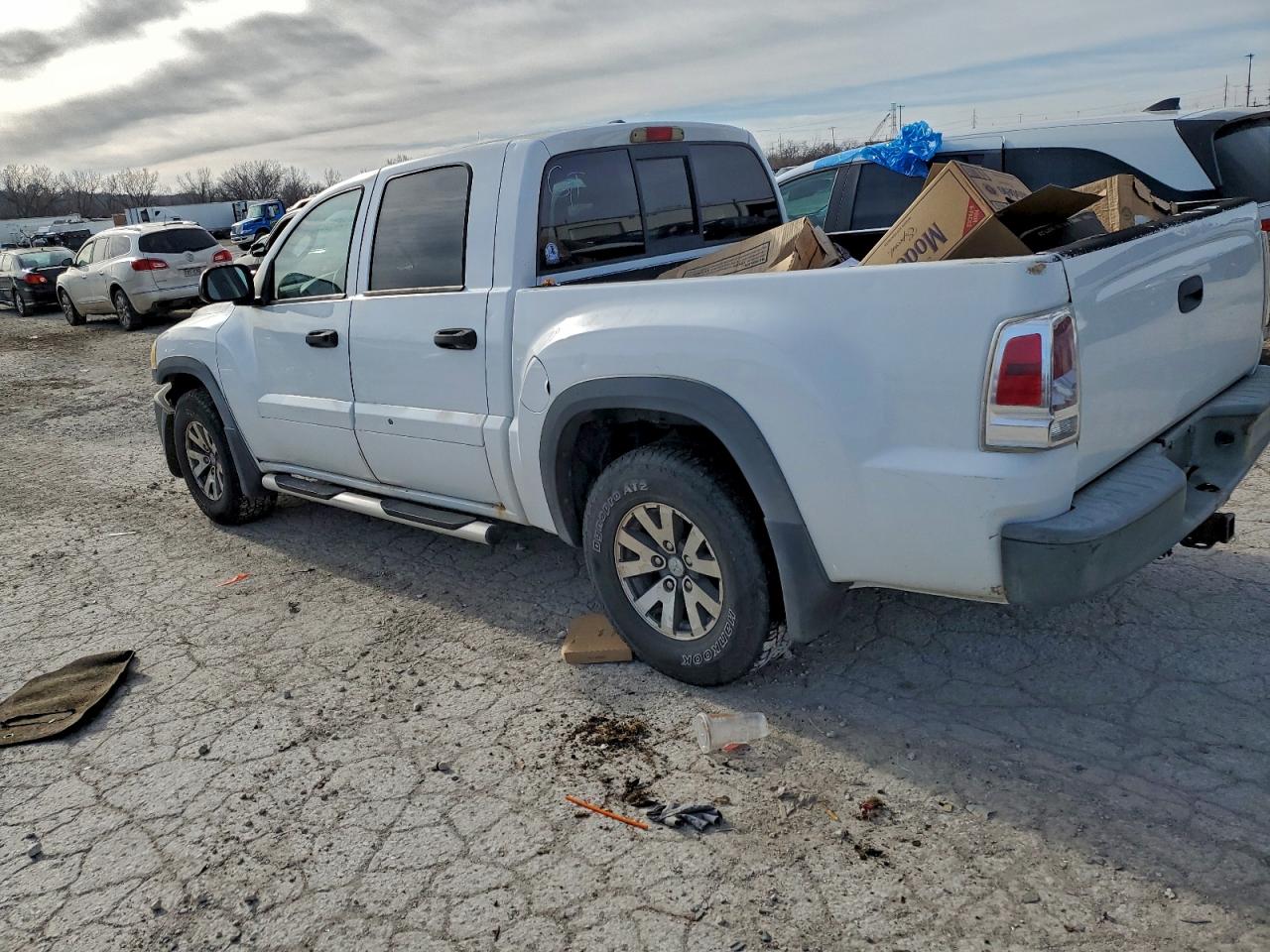 Mitsubishi Raider Durocross Image 9