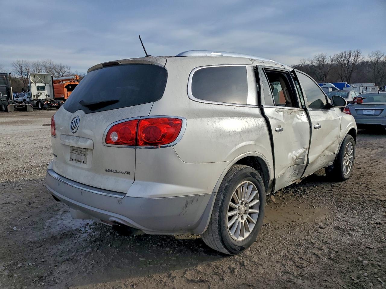 Buick Enclave Image 3