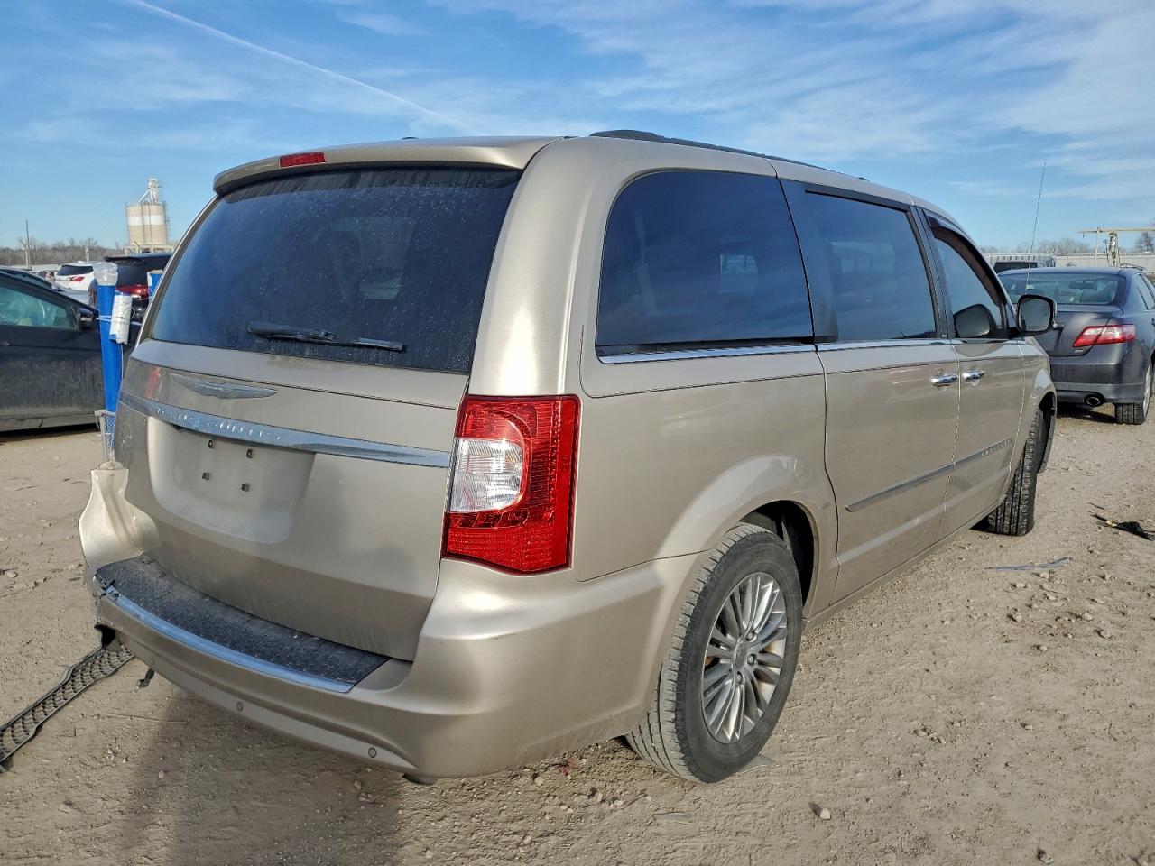 Chrysler Minivan Touring L Image 11
