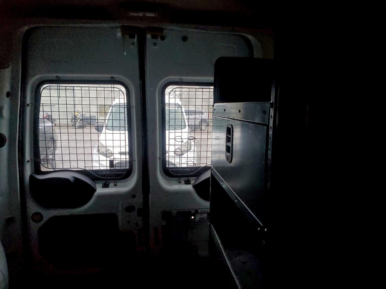 Ford Transit Xlt Image 11