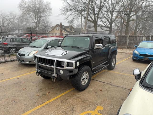 HUMMER H3 Alpha Image 7