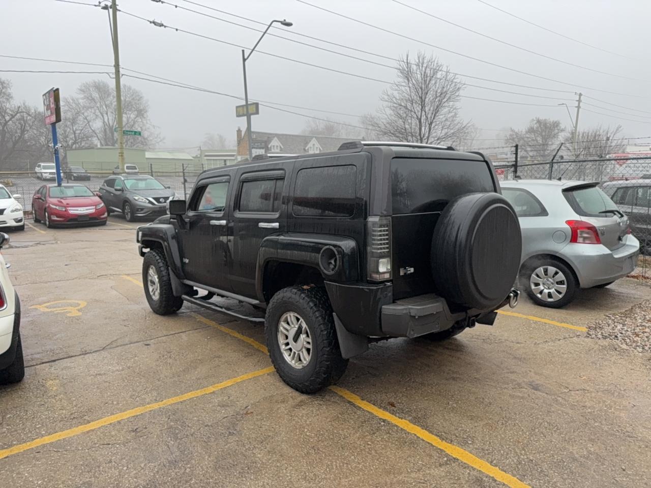 HUMMER H3 Alpha Image 14