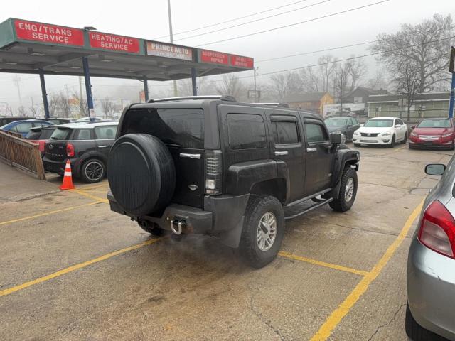 HUMMER H3 Alpha Image 4