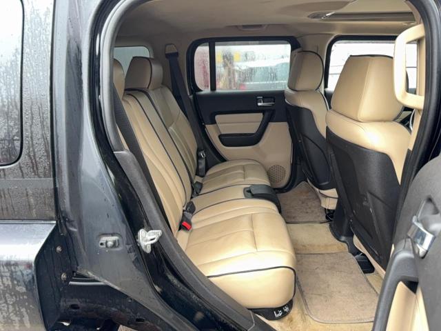 HUMMER H3 Alpha Image 9