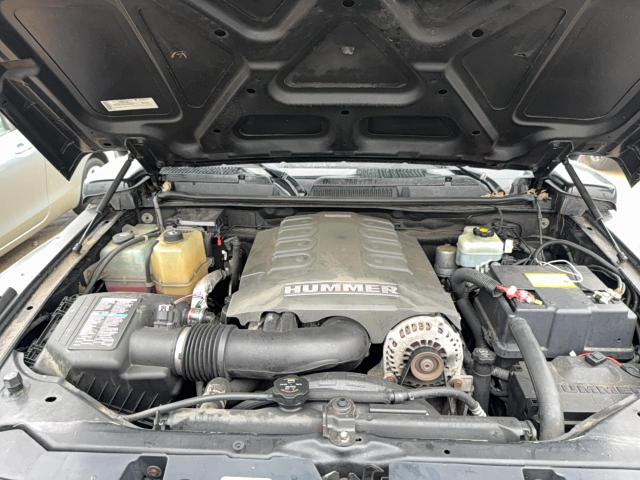 HUMMER H3 Alpha Image 3