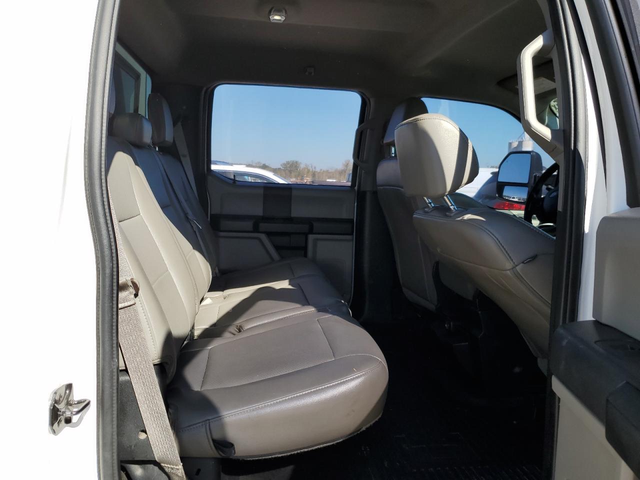 Ford F-350 Super Duty Image 2