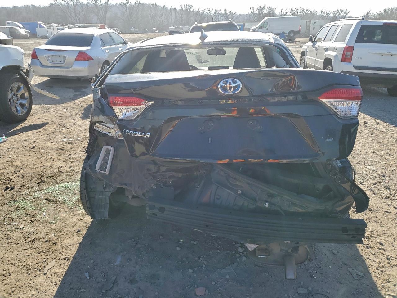 Toyota Corolla Le Image 10