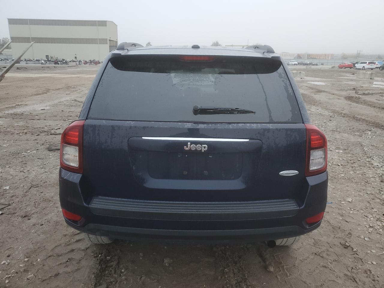 Jeep Compass Latitude Image 2