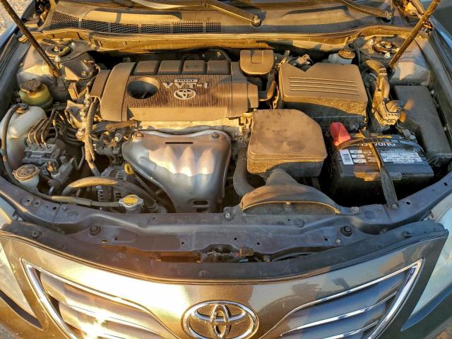 Toyota Camry Base Image 12