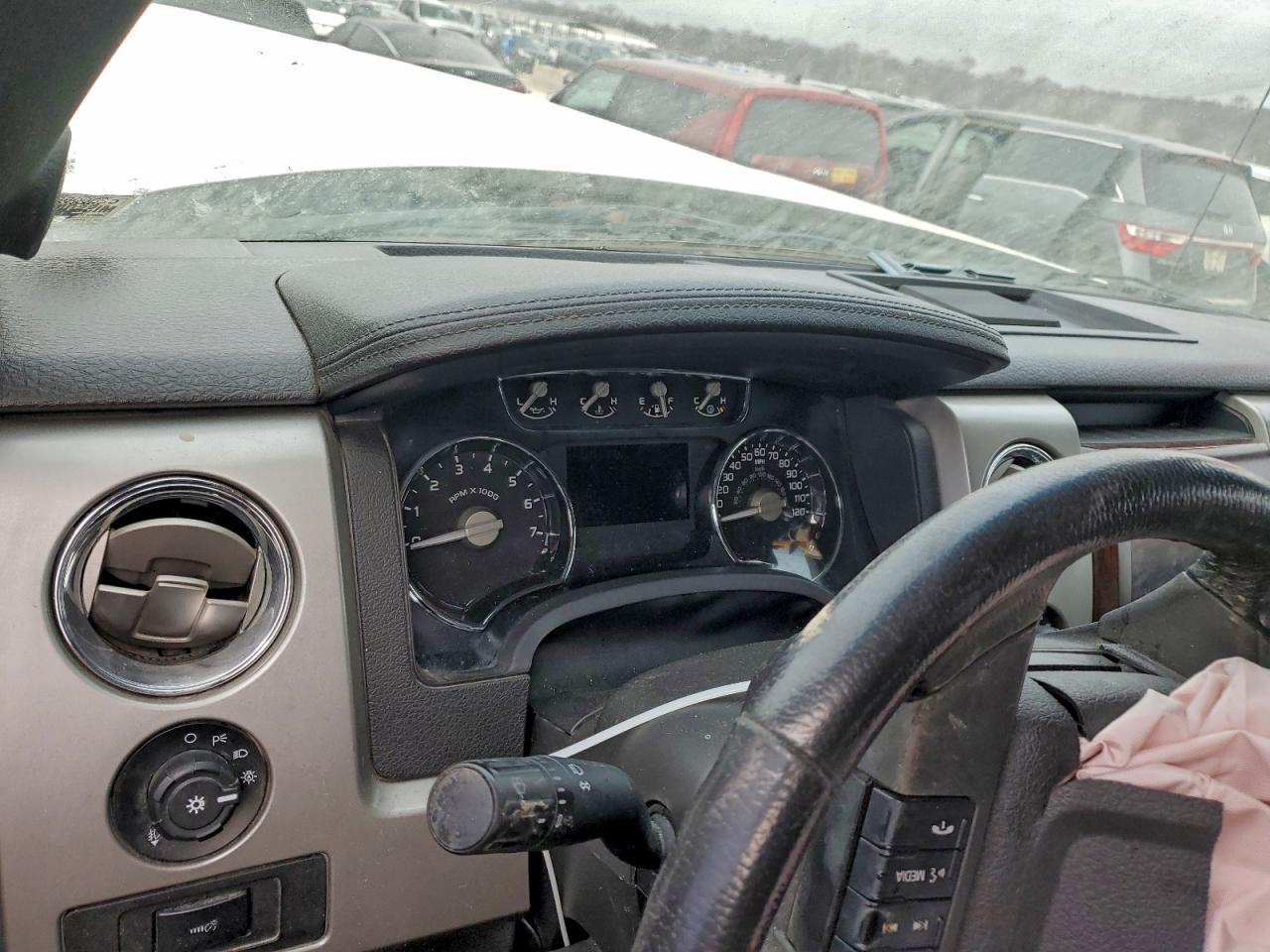 Ford F-150 Supercrew Image 3