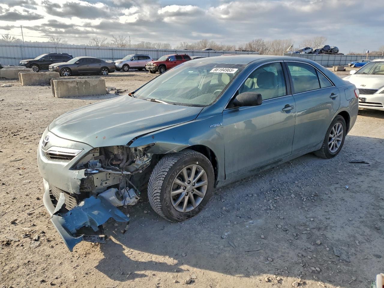 Toyota Camry Hybrid Image 1