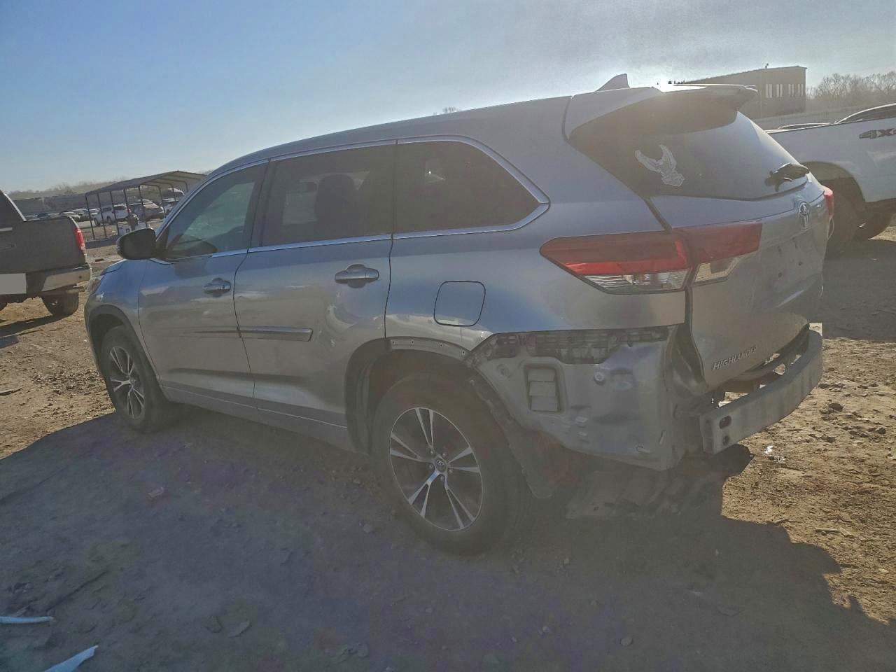 Toyota Highlander Le Image 5