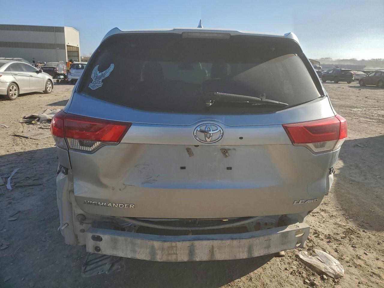 Toyota Highlander Le Image 9