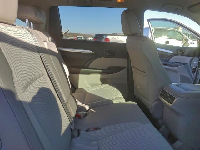 Toyota Highlander Le Image 8
