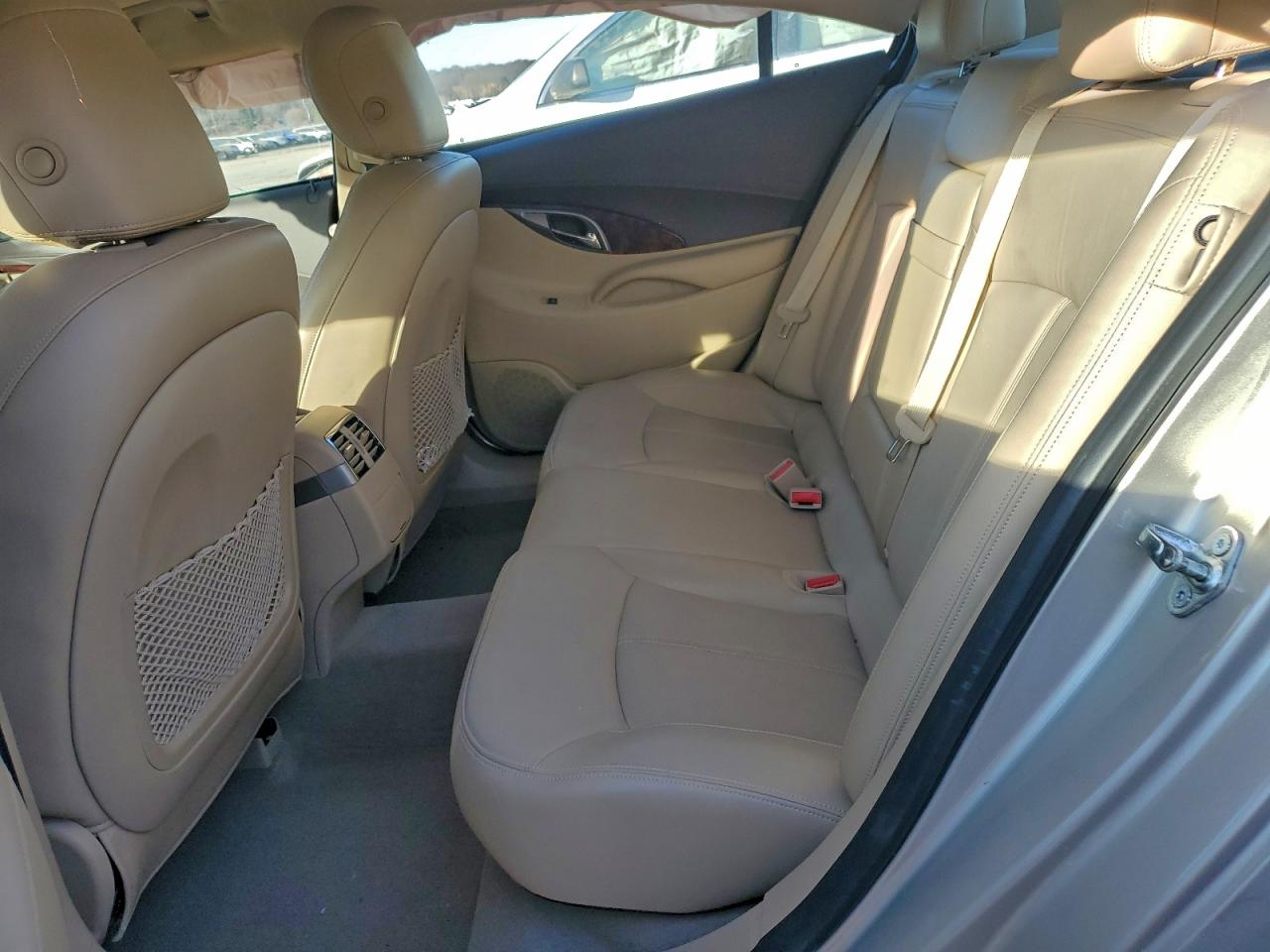 Buick LaCrosse Image 10